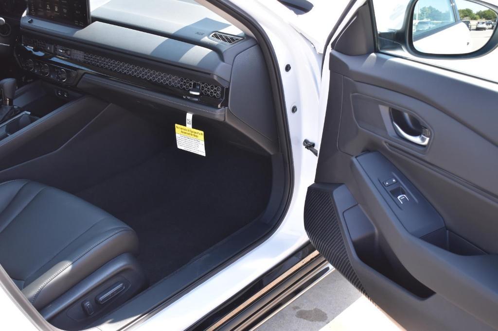 new 2025 Honda Accord Hybrid car