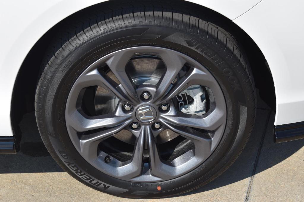 new 2025 Honda Accord Hybrid car