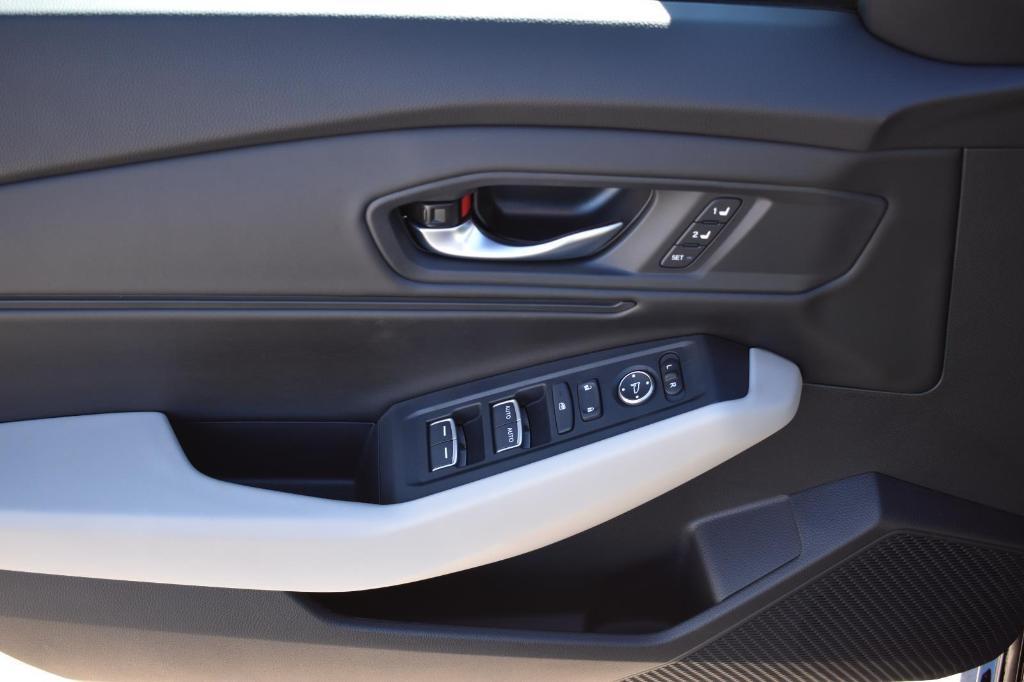 new 2025 Honda Accord Hybrid car