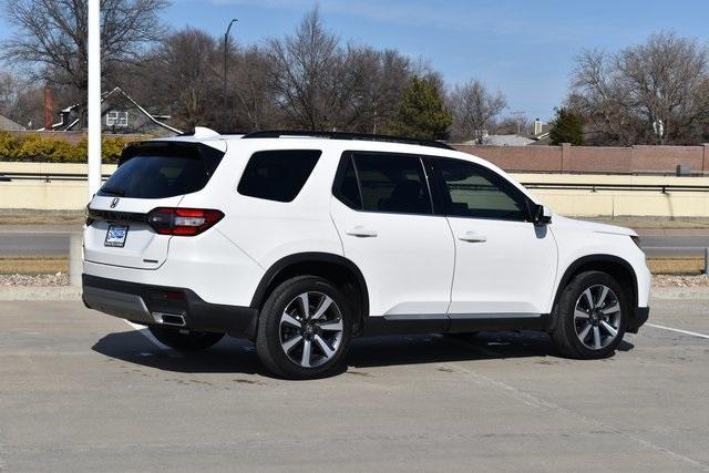 used 2024 Honda Pilot car, priced at $45,991