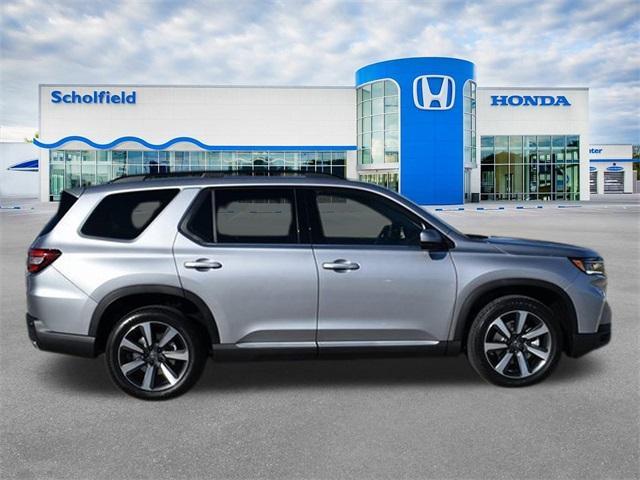 new 2025 Honda Pilot car, priced at $50,995