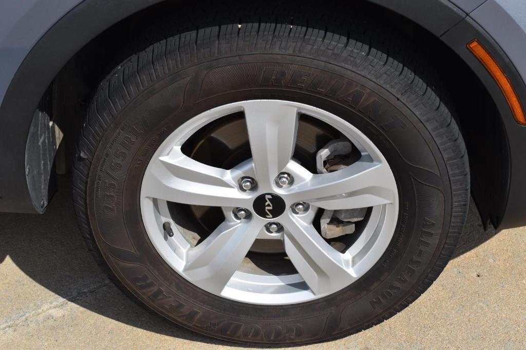 used 2022 Kia Sorento car, priced at $22,991