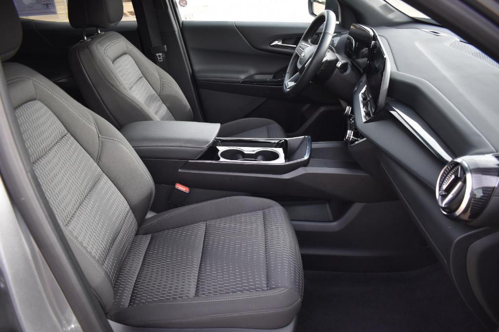 used 2025 Chevrolet Equinox car, priced at $28,591