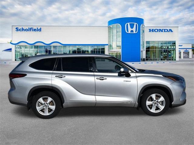 used 2021 Toyota Highlander Hybrid car, priced at $30,991