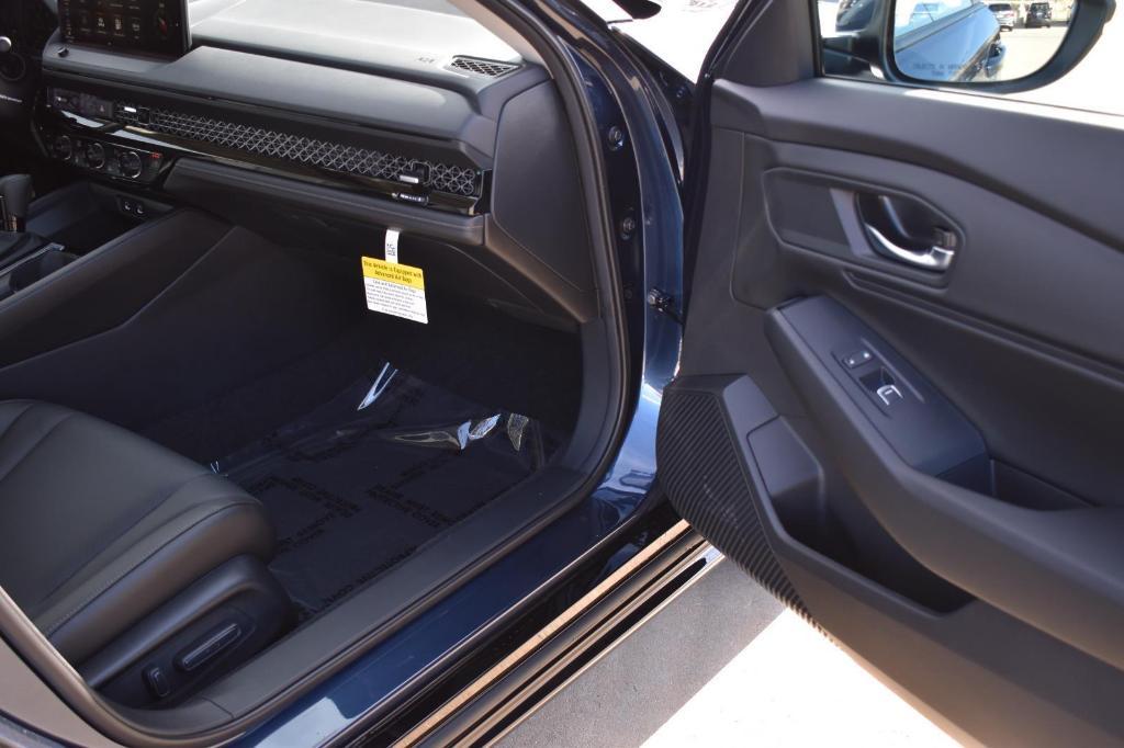 new 2025 Honda Accord Hybrid car