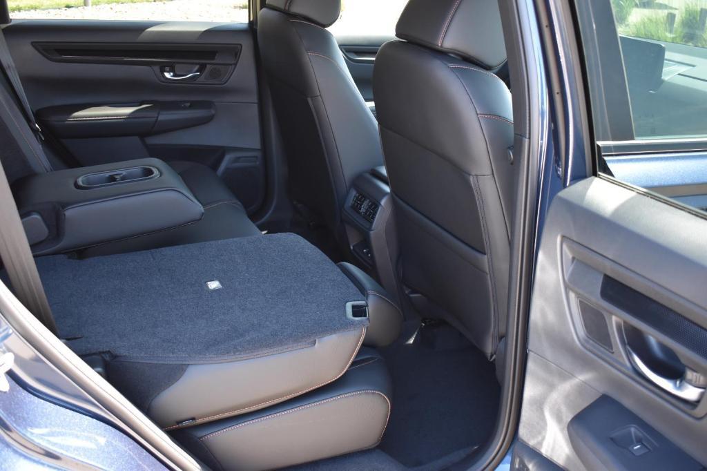 new 2026 Honda CR-V Hybrid car