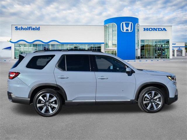 new 2025 Honda Pilot car, priced at $54,930