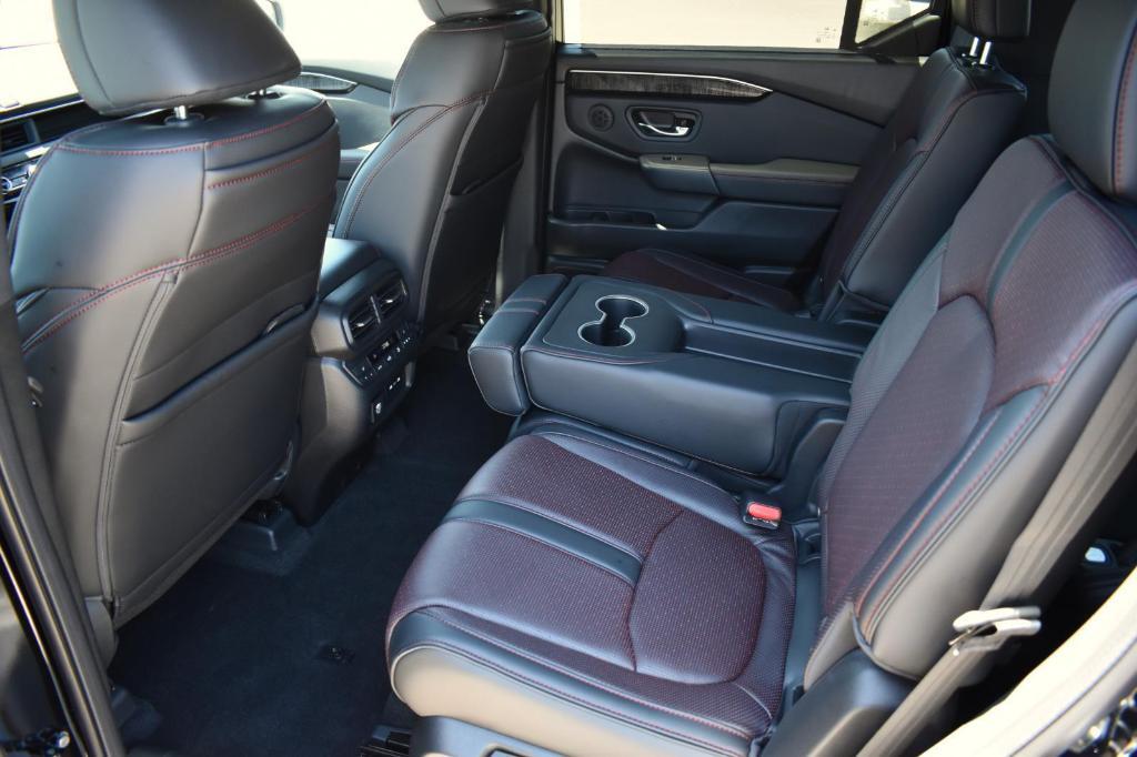 new 2025 Honda Pilot car