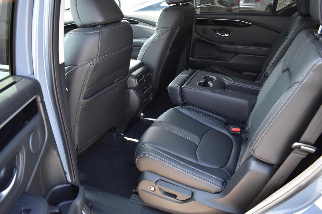 new 2025 Honda Pilot car