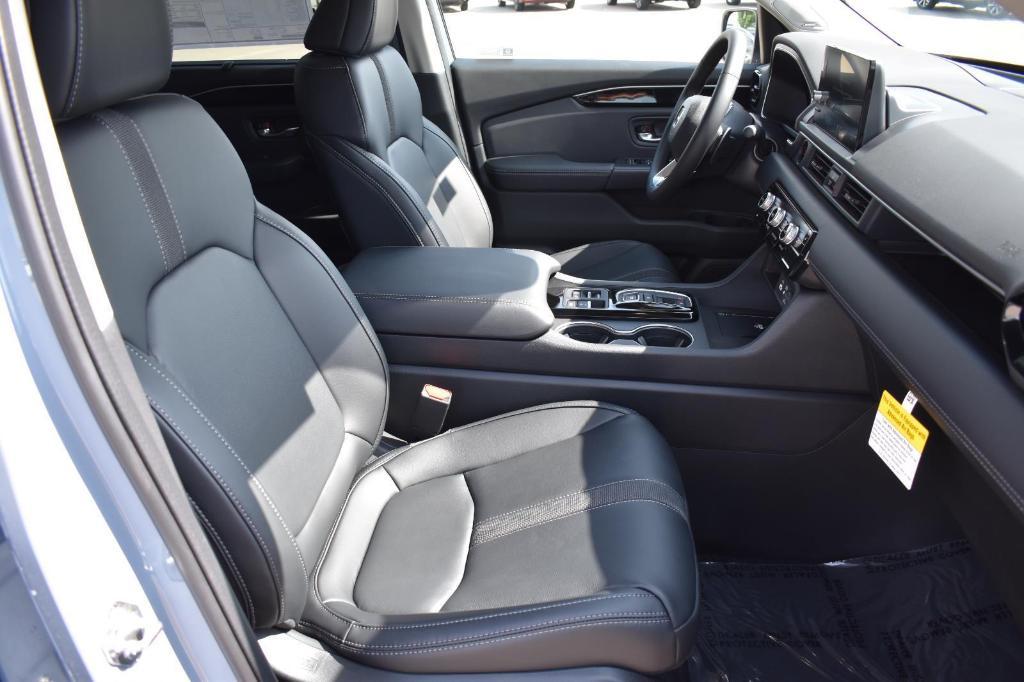 new 2025 Honda Pilot car