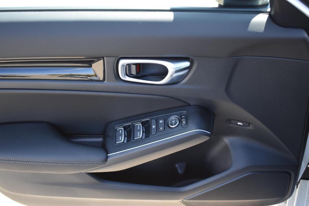 new 2025 Honda Civic Hybrid car