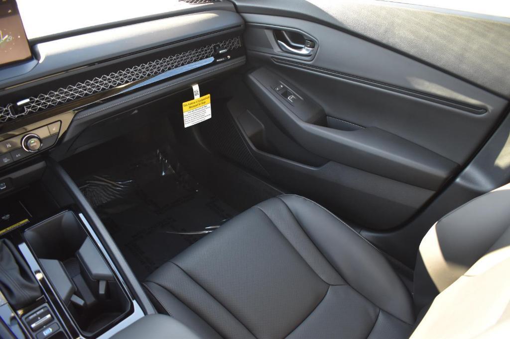 new 2025 Honda Accord Hybrid car