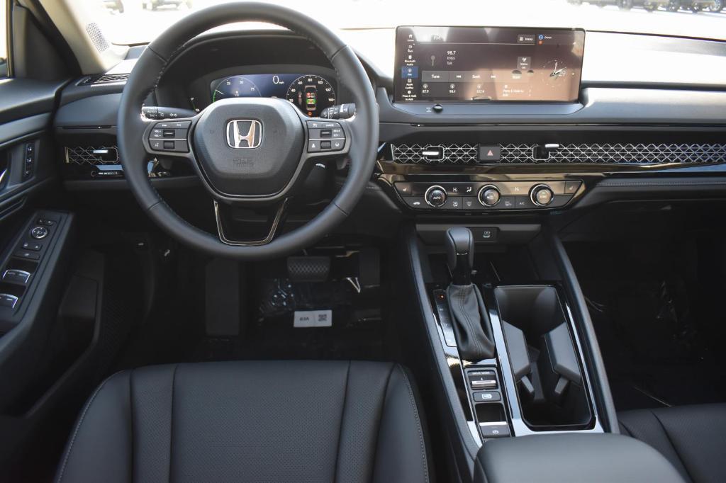 new 2025 Honda Accord Hybrid car