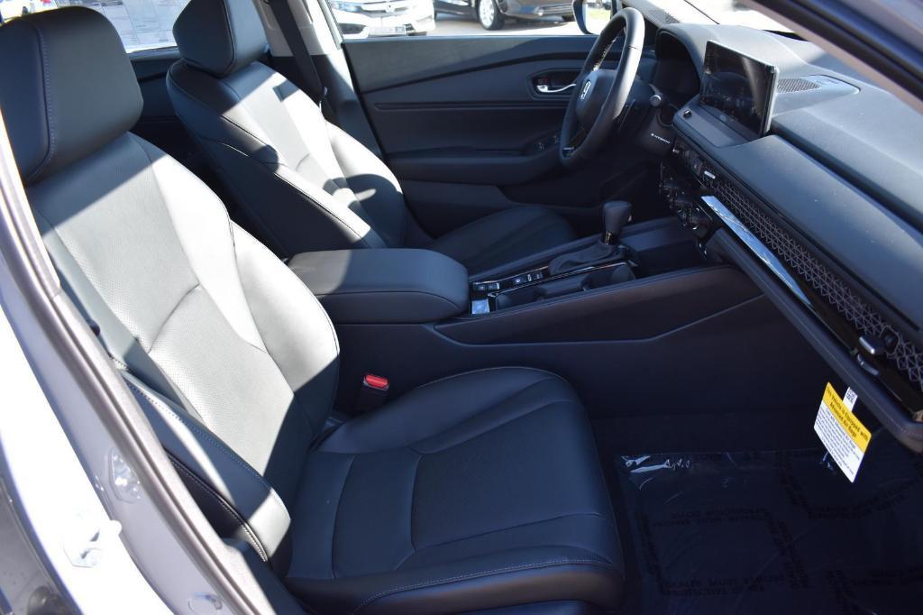 new 2025 Honda Accord Hybrid car