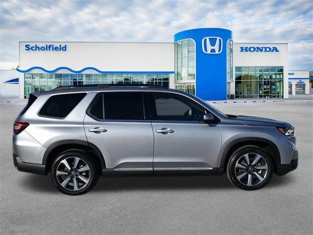 new 2025 Honda Pilot car, priced at $55,465