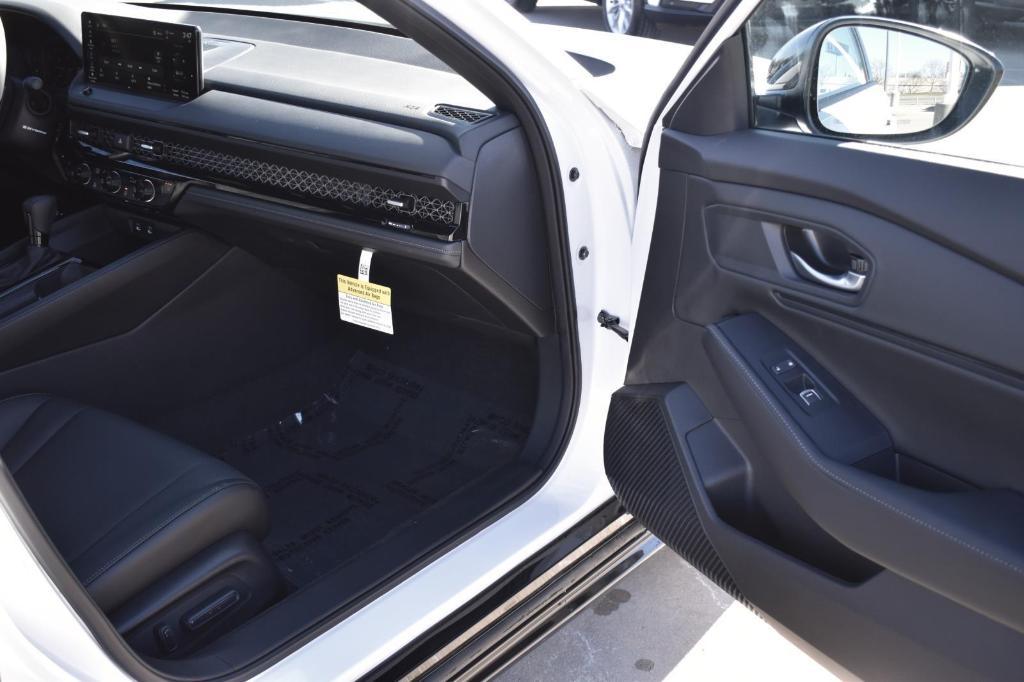 new 2025 Honda Accord Hybrid car