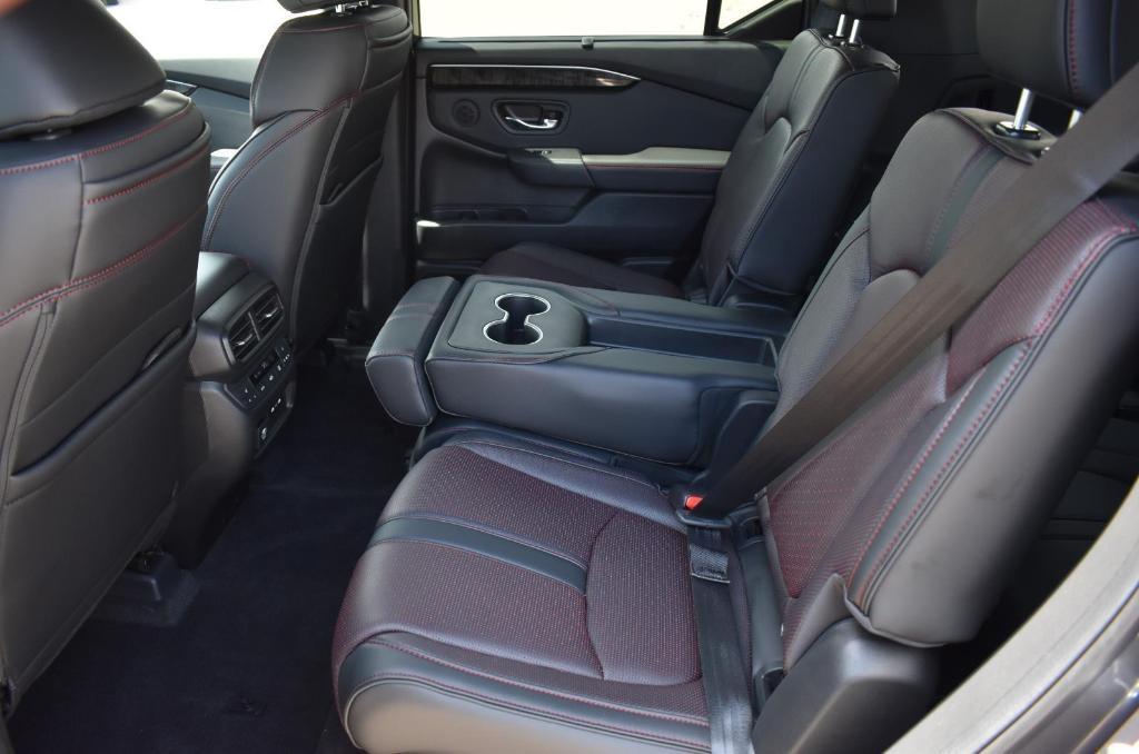 new 2025 Honda Pilot car