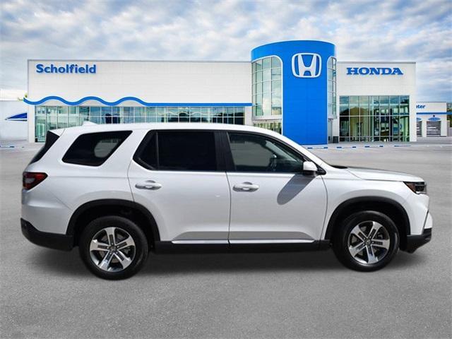 new 2025 Honda Pilot car, priced at $47,450