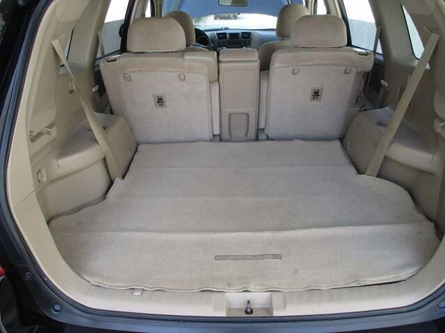 used 2009 Toyota Highlander car, priced at $7,990