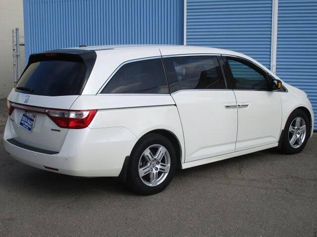 used 2013 Honda Odyssey car, priced at $9,990