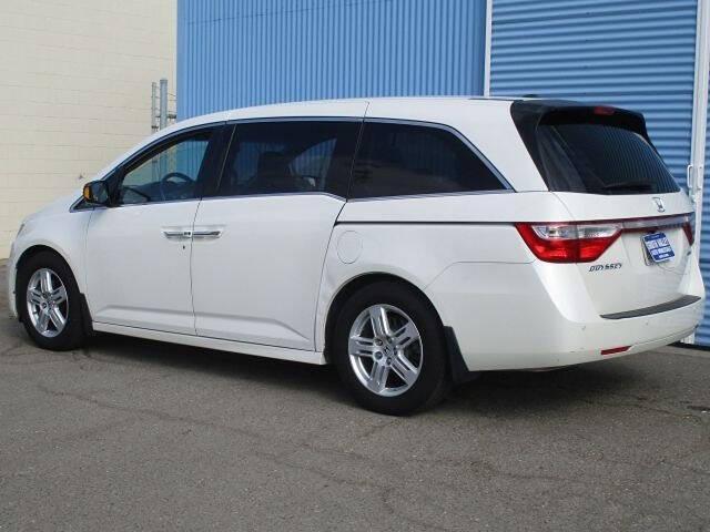 used 2013 Honda Odyssey car, priced at $9,990