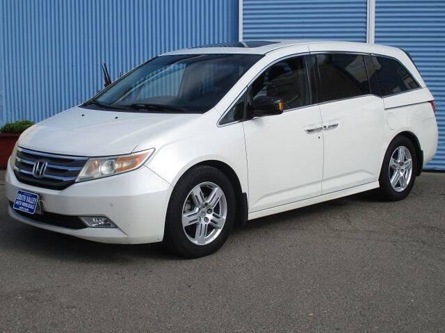 used 2013 Honda Odyssey car, priced at $9,990