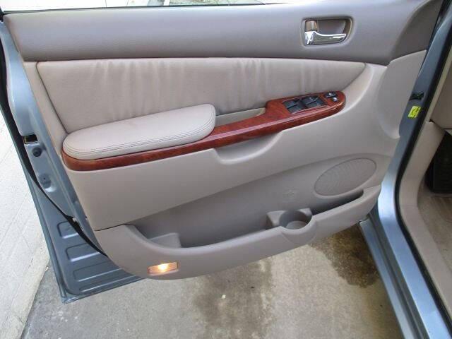 used 2004 Toyota Sienna car, priced at $5,999
