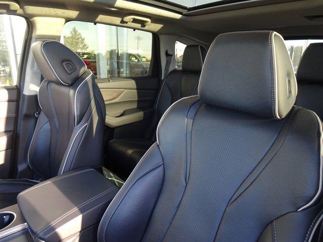 used 2023 Acura MDX car, priced at $47,995