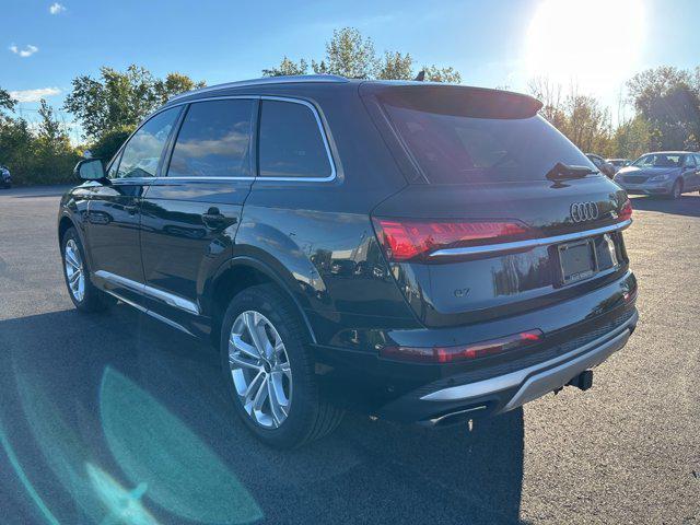 new 2025 Audi Q7 car, priced at $75,930