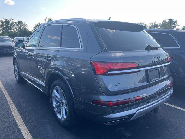 new 2025 Audi Q7 car, priced at $71,300