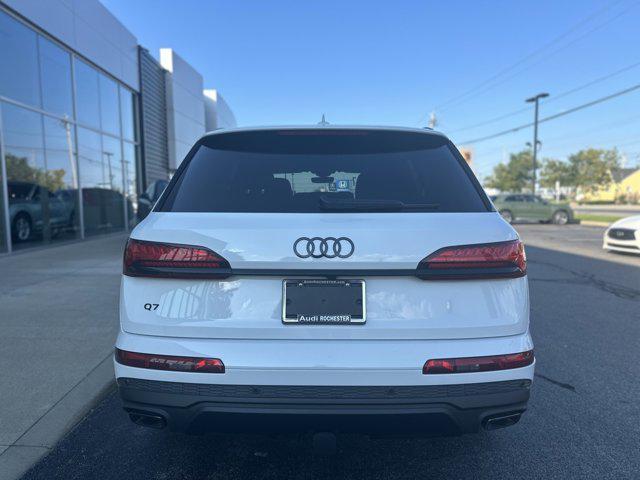 new 2025 Audi Q7 car, priced at $77,900