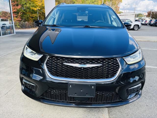 used 2021 Chrysler Pacifica Hybrid car, priced at $26,393