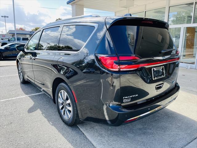 used 2021 Chrysler Pacifica Hybrid car, priced at $26,393