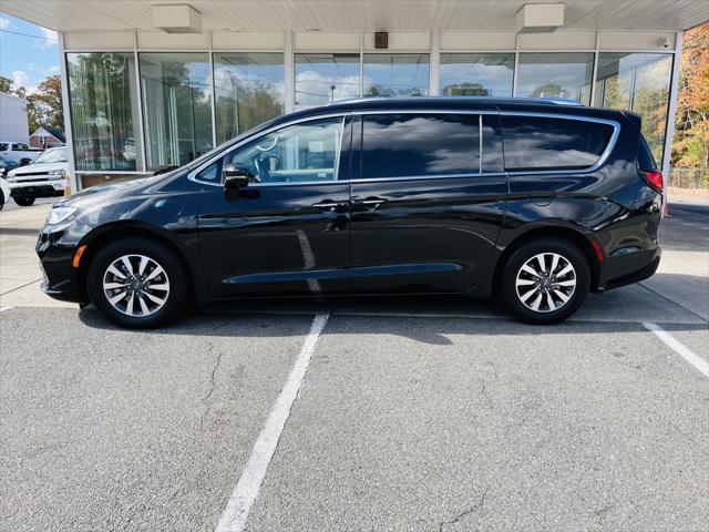 used 2021 Chrysler Pacifica Hybrid car, priced at $26,393