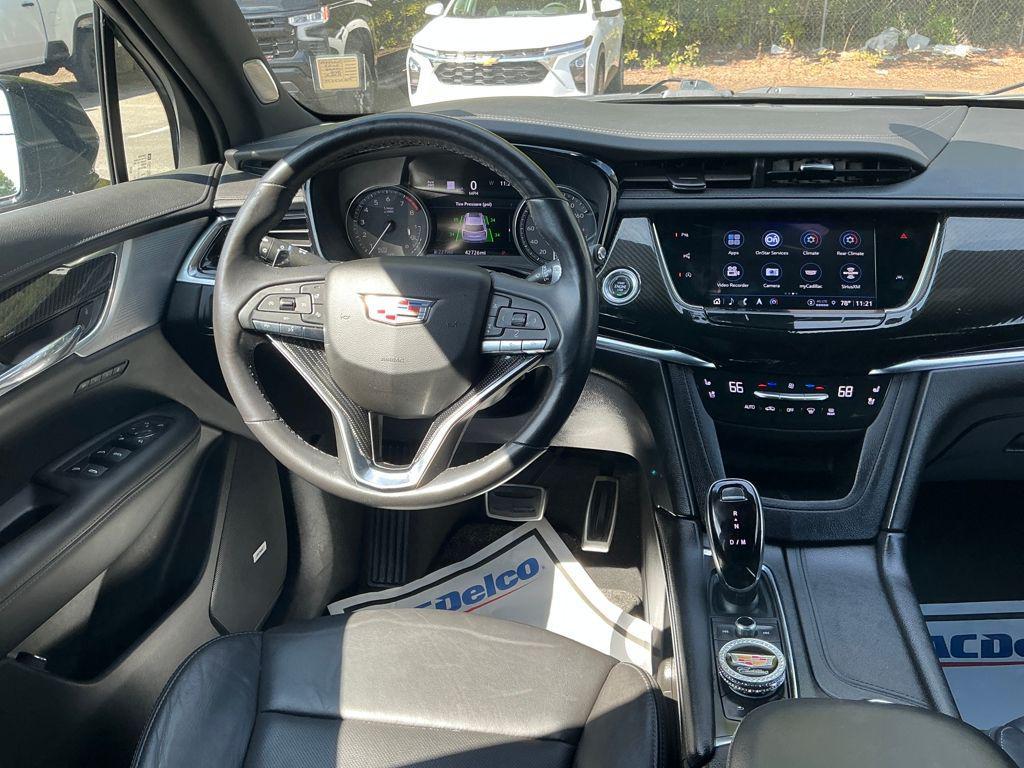 used 2023 Cadillac XT6 car, priced at $39,590