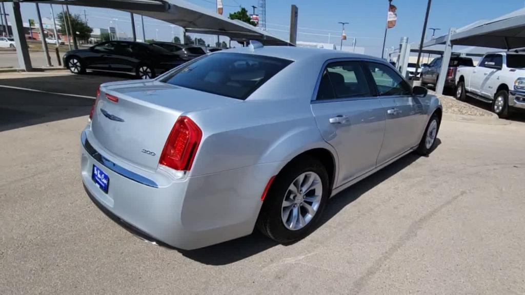 used 2022 Chrysler 300 car, priced at $27,996