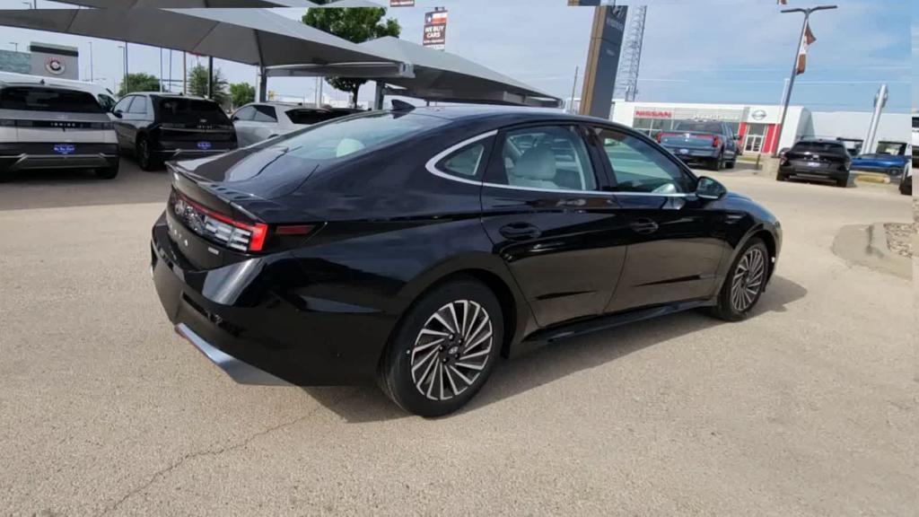 new 2024 Hyundai Sonata Hybrid car, priced at $32,515