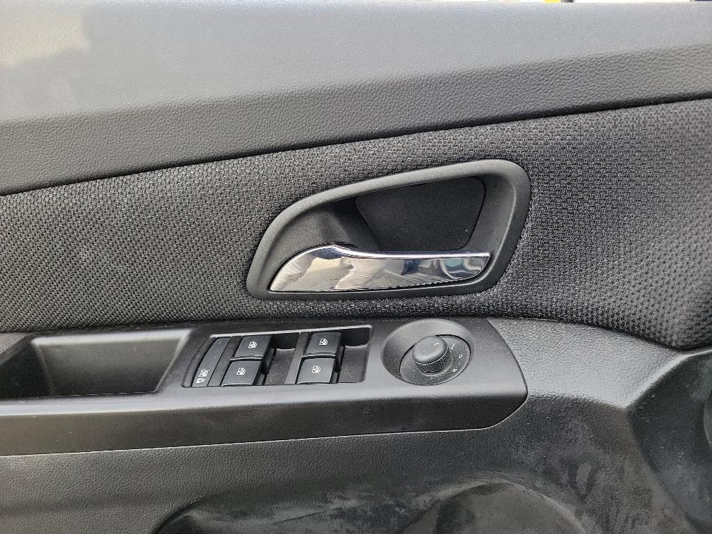 used 2014 Chevrolet Cruze car, priced at $6,500