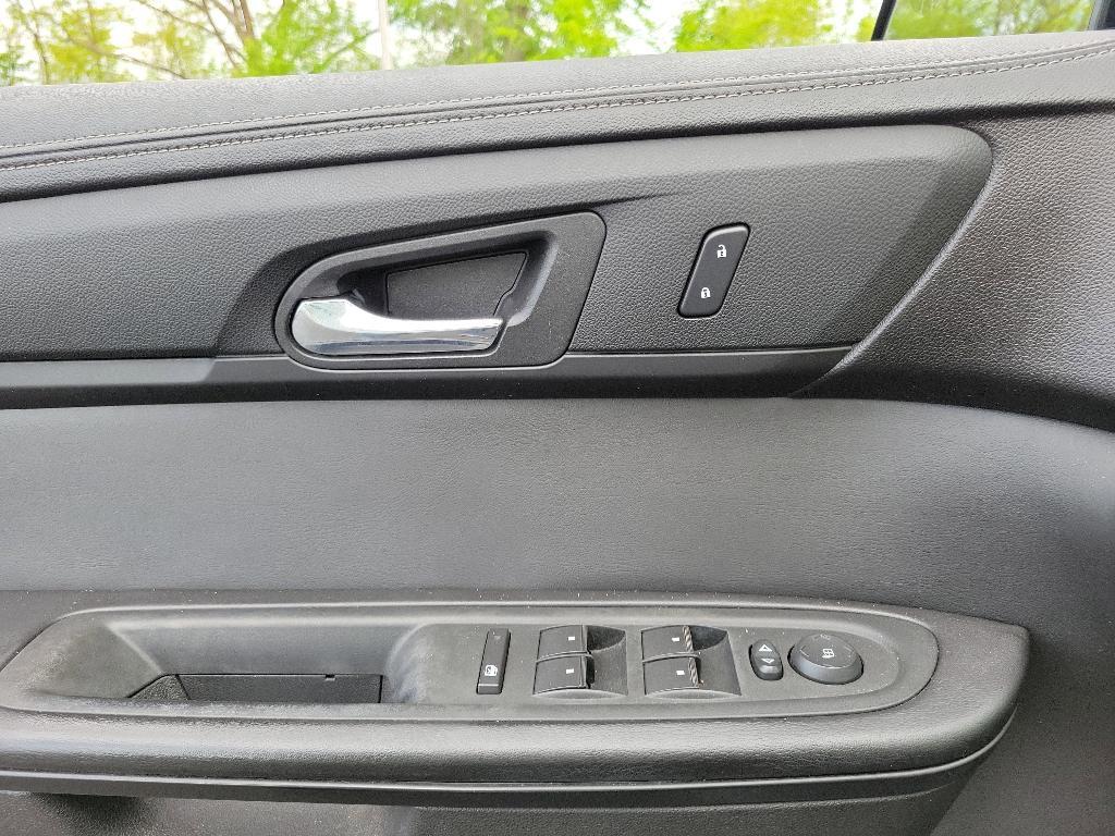 used 2013 Chevrolet Traverse car, priced at $5,250