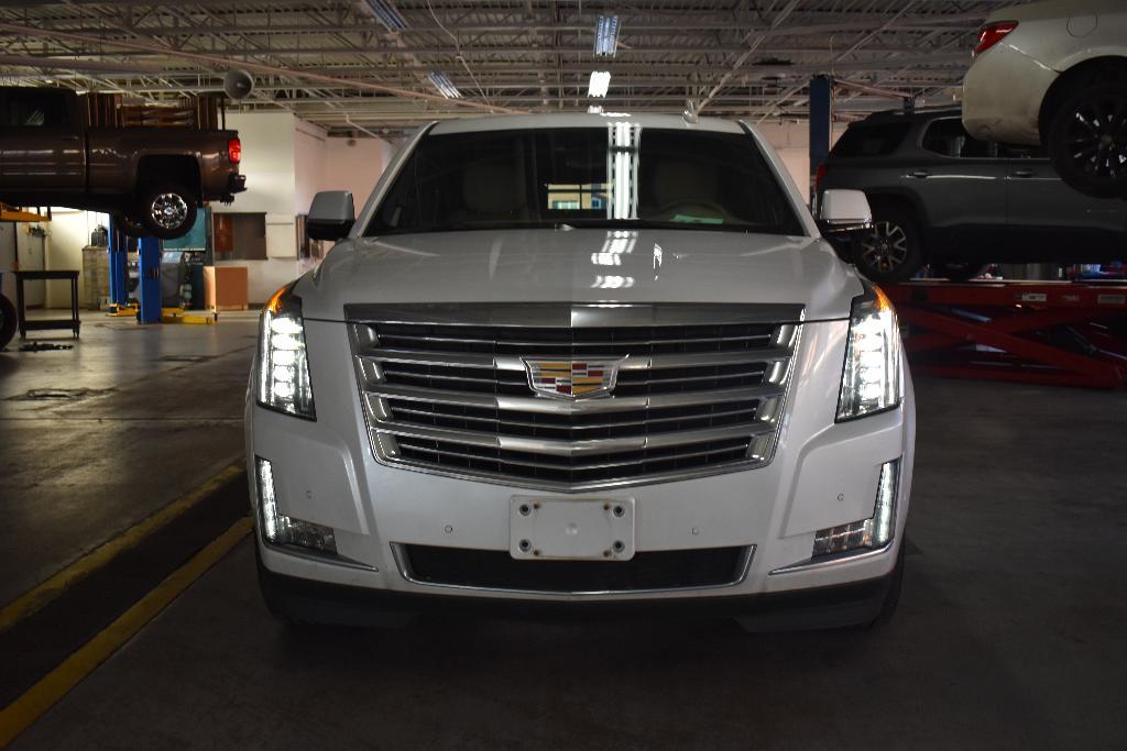 used 2018 Cadillac Escalade ESV car, priced at $23,995