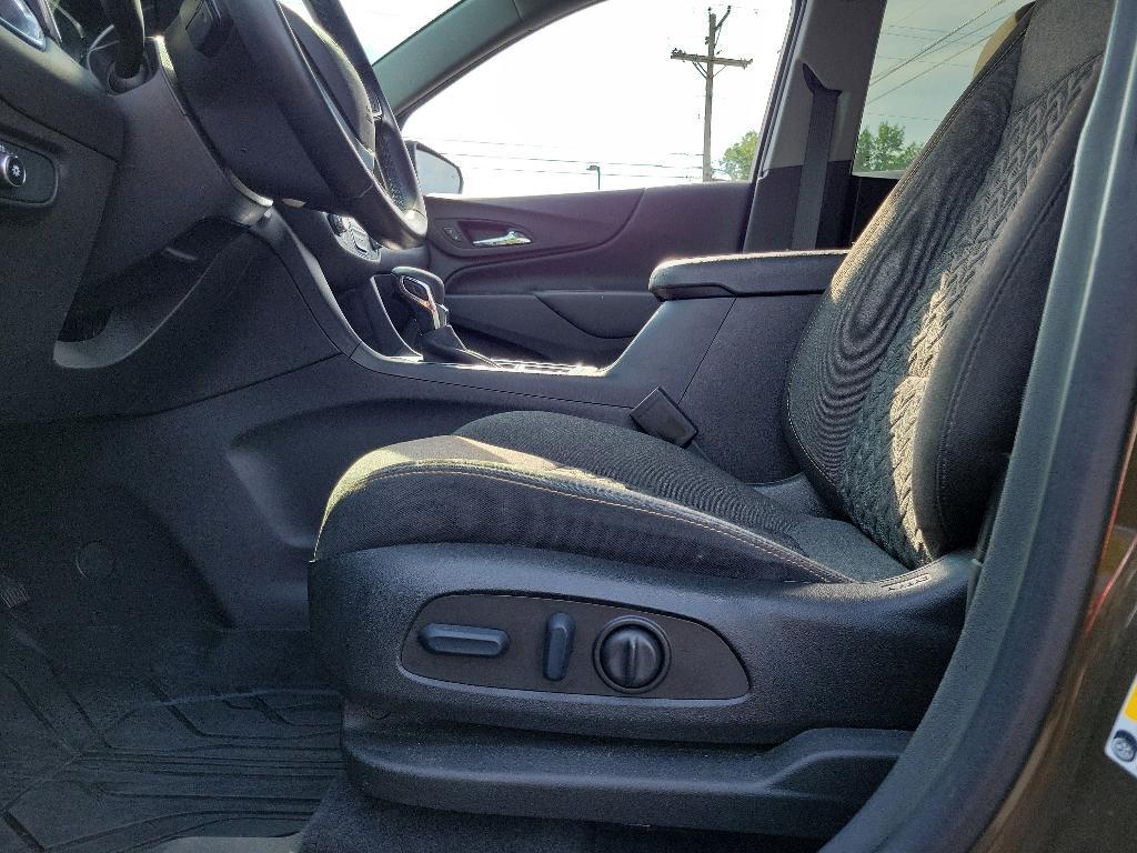 used 2023 Chevrolet Equinox car, priced at $21,495