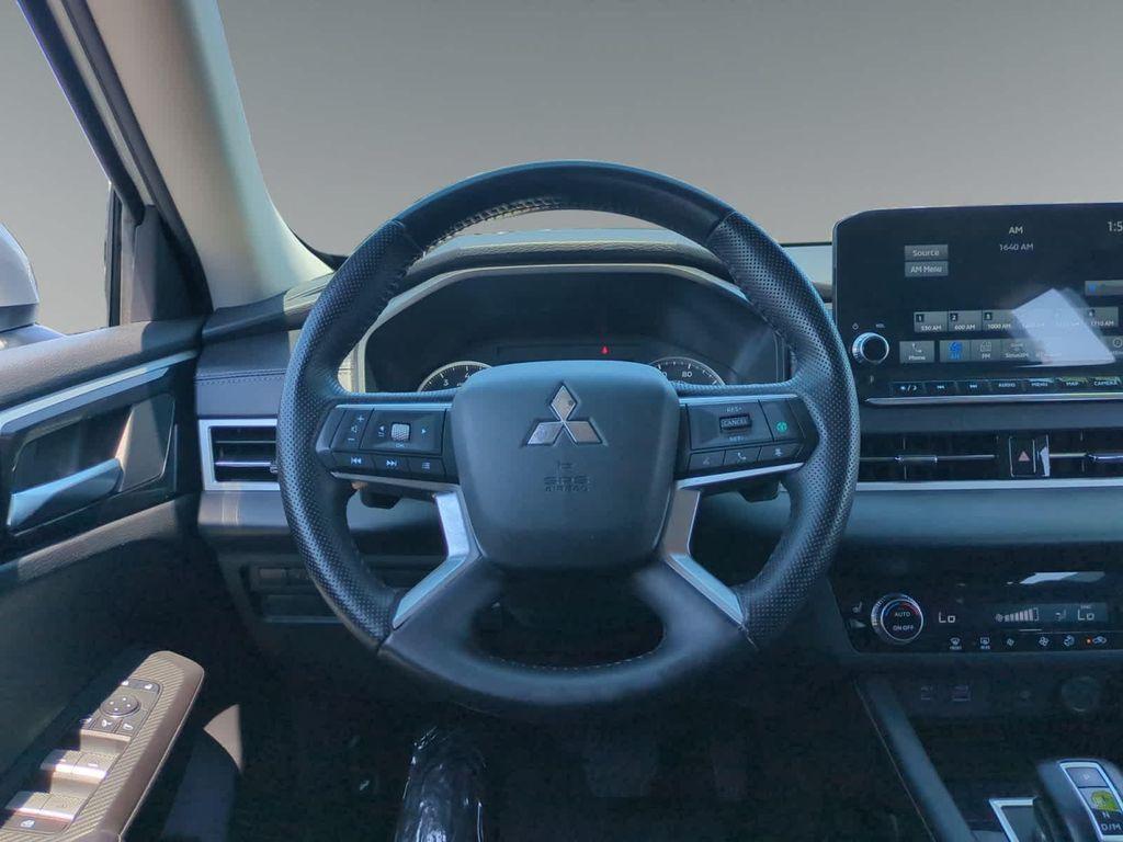 used 2024 Mitsubishi Outlander car