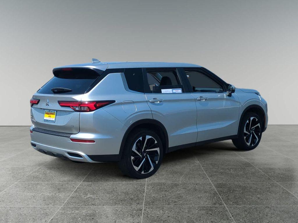 used 2024 Mitsubishi Outlander car