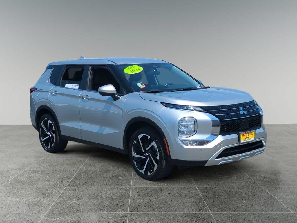 used 2024 Mitsubishi Outlander car