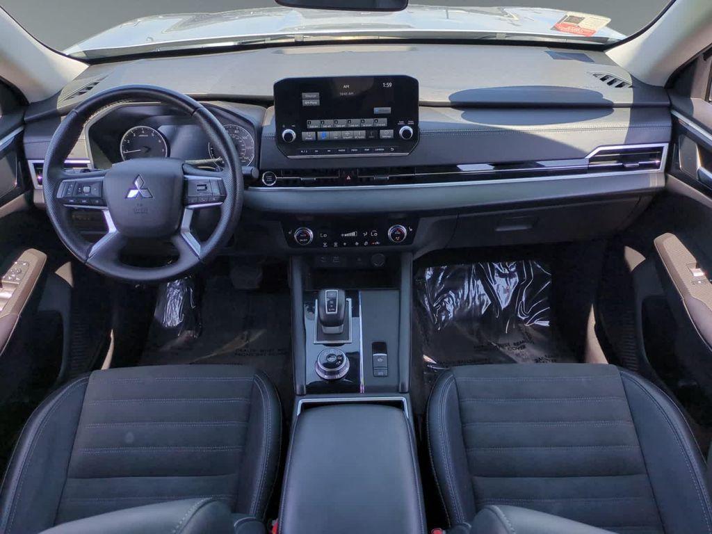 used 2024 Mitsubishi Outlander car