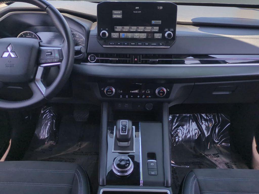 used 2024 Mitsubishi Outlander car