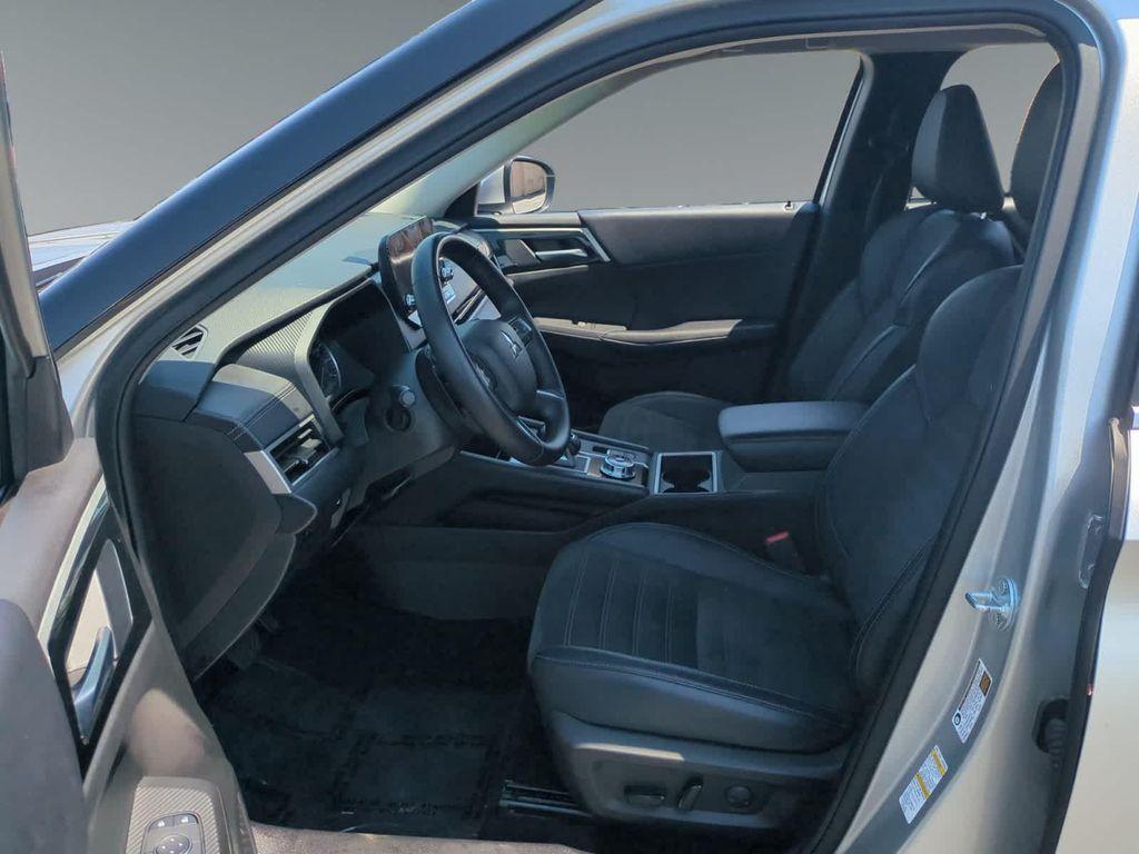 used 2024 Mitsubishi Outlander car