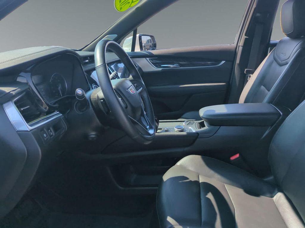 used 2024 Cadillac XT6 car, priced at $38,900