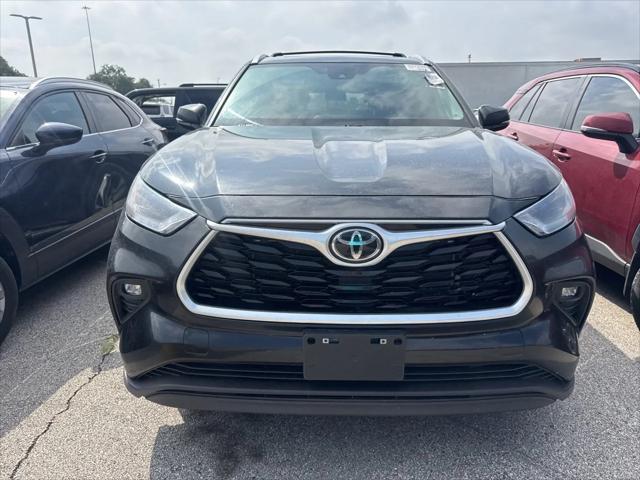 used 2021 Toyota Highlander car, priced at $35,969