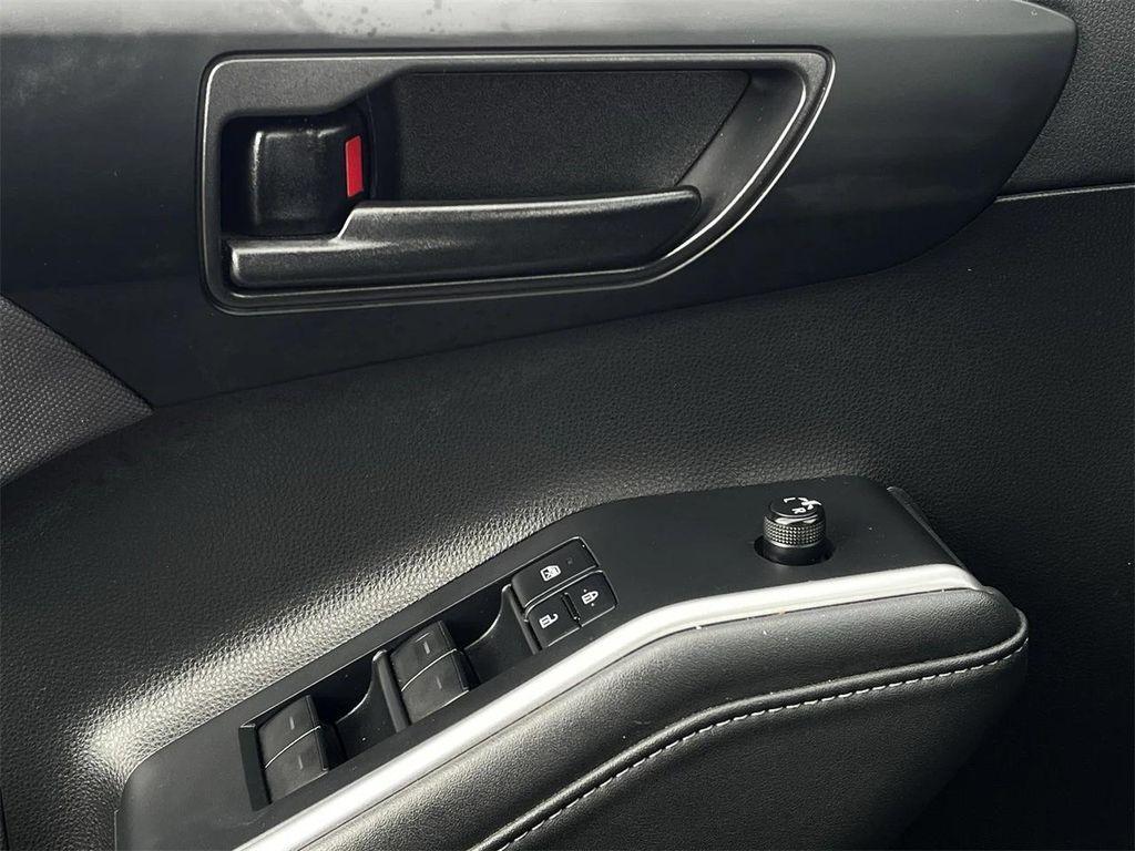 used 2022 Toyota Highlander car, priced at $25,657